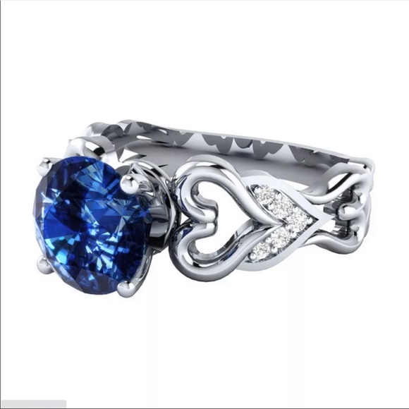 New 925 Hearts Round Cut Sapphire Women’s Ring - Picture 3 of 3
